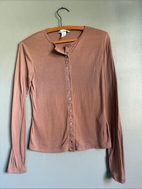 H&M brown long sleeve button down Henley